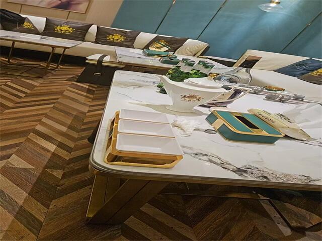 重庆万州区KTV诚聘前台接待员，塑造卓越职业形象