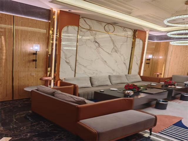 西安KTV招聘,皇冠KTV诚聘礼仪接待，共创辉煌职业生涯