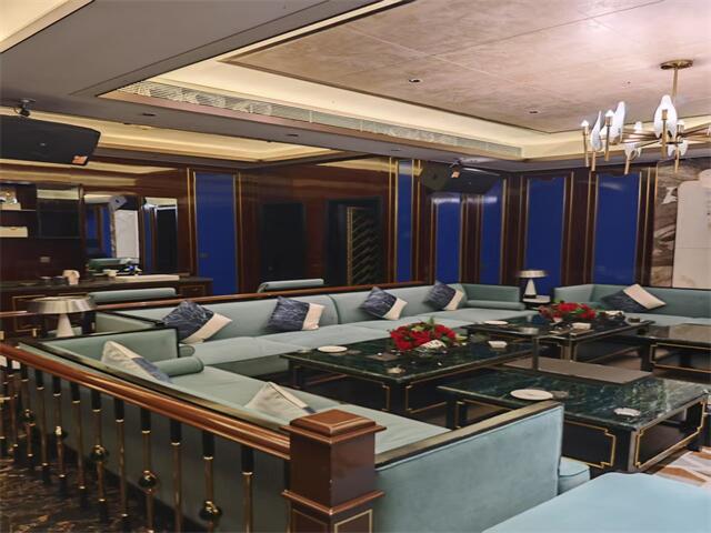 天津高端夜场诚聘精英，提供住宿，期待您的加入！