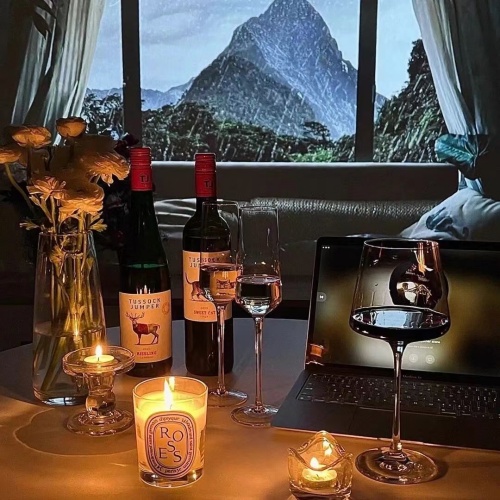 深圳KTV诚聘精英，销售顾问火热招募，共创职场温馨家园