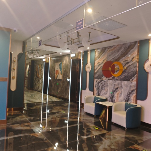 厦门ktvKTV招聘热情团队成员，提供专车接送服务，薪资日结